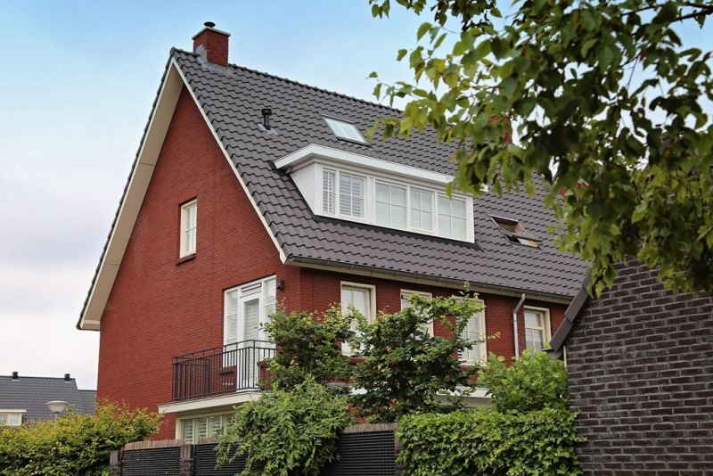 Dakkapel-aan-de-achterzijde-01